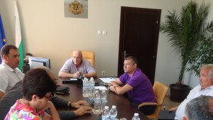 Областният управител поиска точен график за ремонта на пътя в