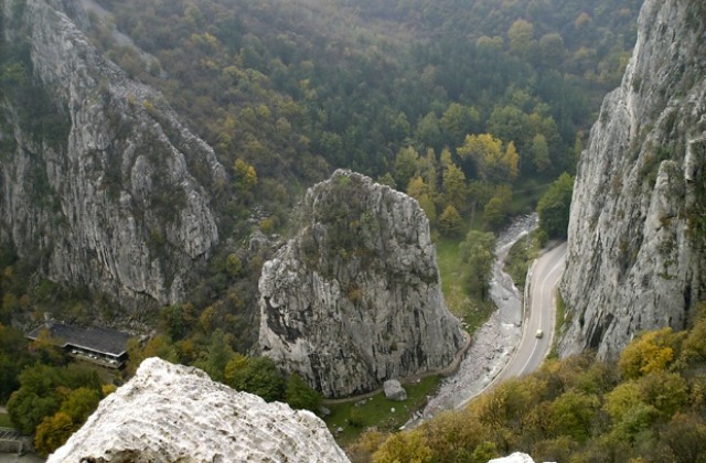 Катерач загина край прохода Вратцата