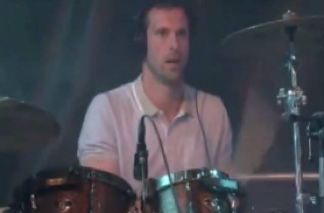 ВИДЕО: Петр Чех го бива с ръцете – и като вратар, и като барабанист