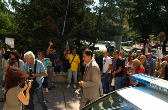 Недоволните искат Иван Тотев да оглави протеста