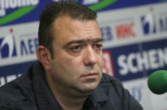 Марек запазва състав, щаб и бюджет, но иска повече от ШЛ