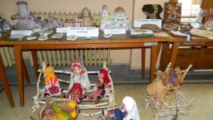 Ученици подредиха изложба в читалището в Павликени