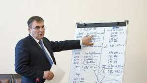 Папазов Реформата в железниците е направена само в частта за