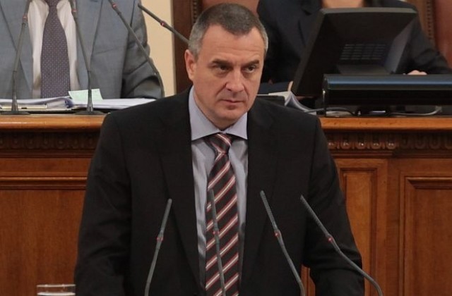 Засилен контрол върху СРС-тата и спиране на даренията в МВР планира Йовчев