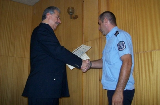 56 полицаи отличени с награди в Ямбол