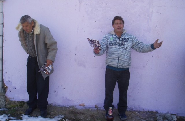 Роми блокираха пътя Варна-Добрич на разклона на село Каменар