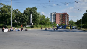 Протестиращите в Сливен с призив за прекратяване на гладните стачки