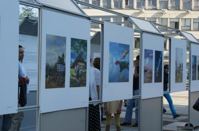 От площад Възраждане - хумор, сатира и забава