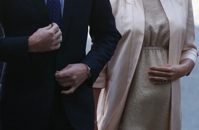 Пени за децата, родени в един и същи ден с бебето на Катрин