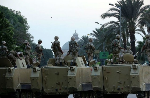 Египетските ислямисти ще демонстрират мирно против военния преврат