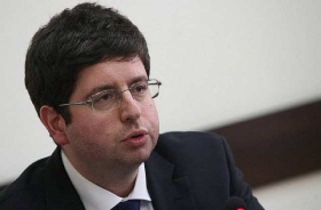 Чобанов: Необходимото финансиране, за да подкрепим бюджета, ще дойде отчасти и с нов дълг