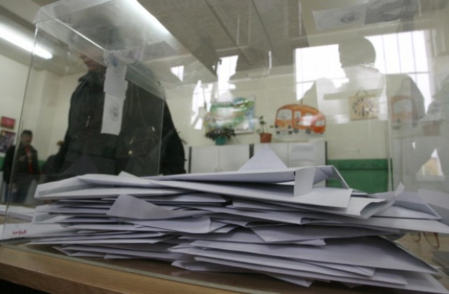 Изборният ден във Варна започна нормално и навреме