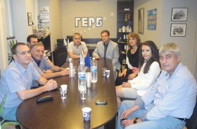 Възстановиха Академичния дискусионен клуб към ГЕРБ- В. Търново