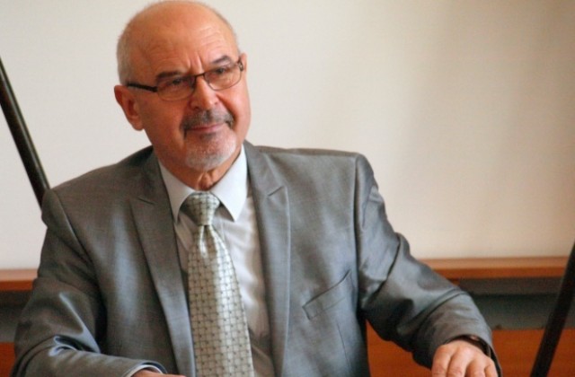 Варненският областен управител Коста Базитов напуска поста си