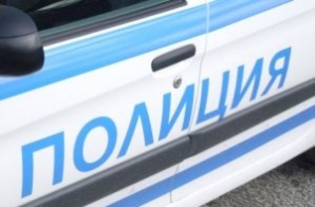 Перничани затрудниха движението при Драгичево