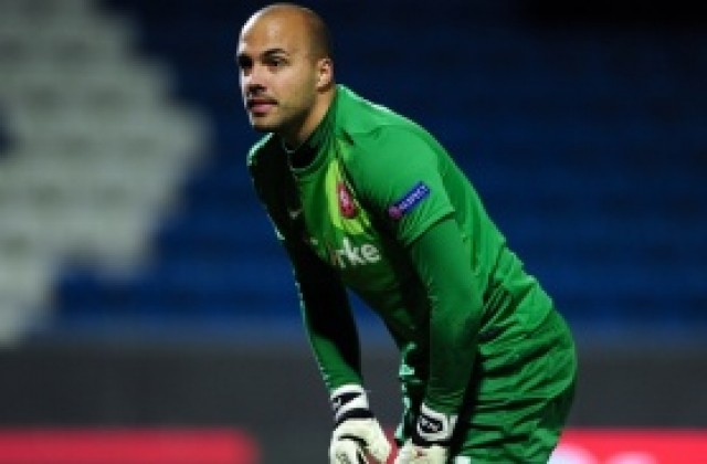 Ники Михайлов вече преговаря с Фиорентина, извадиха го от тима на Твенте