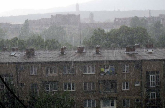 Проверяват критичните места на столичните реки