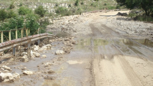 Почистен от наноси е пътят към Узана