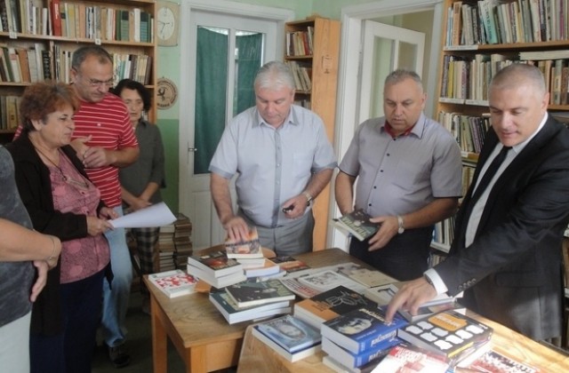 2000 лева дари ГЕРБ на млада жена за ин витро процедура