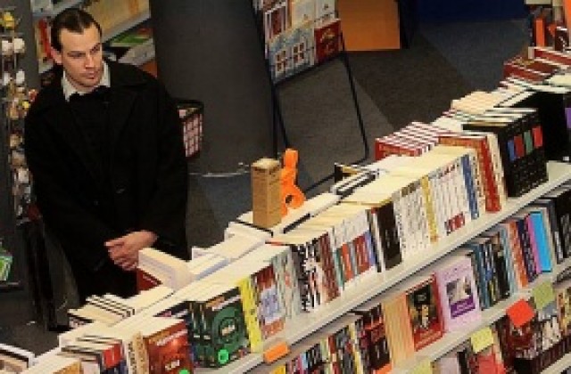 За 10 години издадените книги и брошури са се увеличили, но тиражът им е намалял