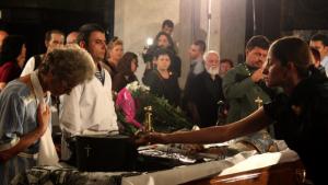 Стотици се простиха с митрополит Кирил