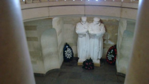 Вечен огън ще гори във вътрешността на паметника на връх