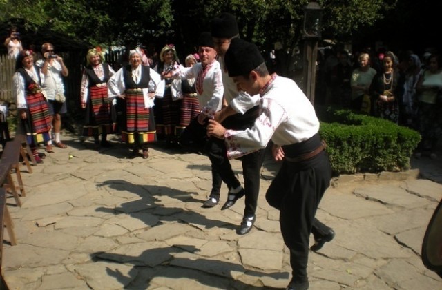 Канят на фестивал на инструменталните и танцови групи