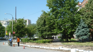 Продължава ремонтът на тротоарите и улиците в Ямбол
