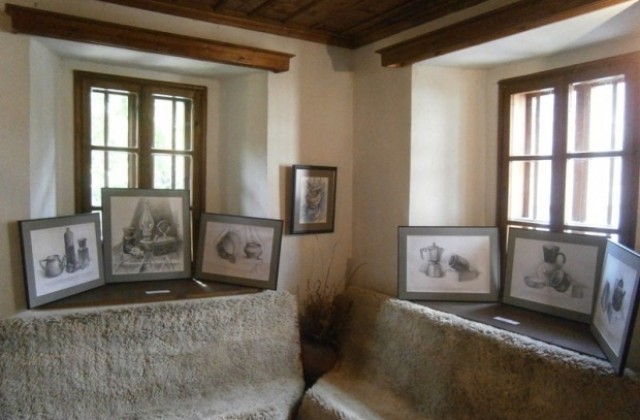 Нова изложба подредиха в Туристическия център в Елена