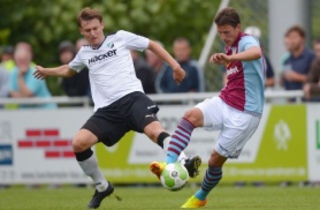 Александър Тонев дебютира за Астън Вила