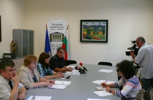 Русенският университет актуализират учебни програми съвместно с фирми
