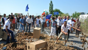 Производителите на тютюн със собствена партия ще стачкуват пред европейския