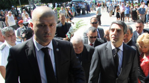 Толериращите един ултранационалист ще носят отговорност предупреди Плевнелиев