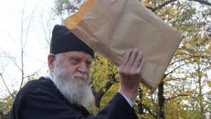 Варненските свещеници против Калиник искат друг наместник