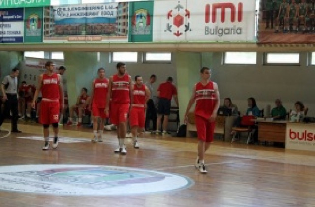 ВИДЕО: Нова мъжка битка за младежите, но и нова загуба в Естония