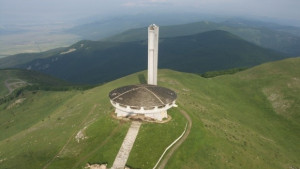 Ремонтират пътищата до паметника на Бузлуджа