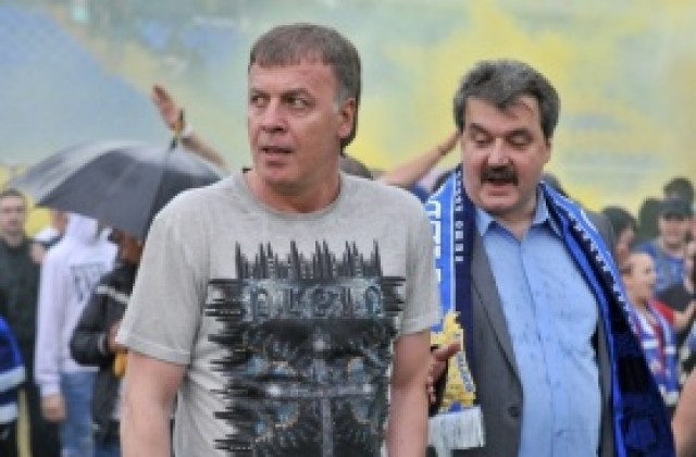 Сираков за Gong.bg: Митов не е треньор на Левски