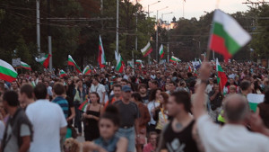 Протестиращите в столицата са били 3500 към 2000 часа твърдят