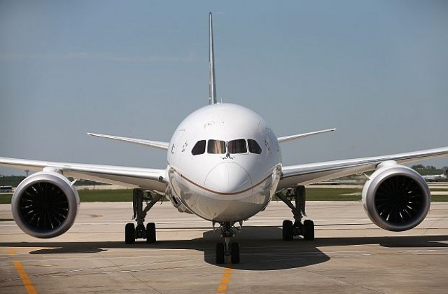 Боинг 787 Дриймлайнър се запали на летище Хийтроу, в самолета не е имало пътници
