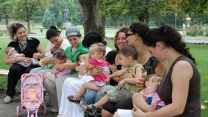 Подготвят фотоизложба в подкрепа на кърменето