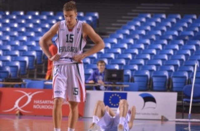 ВИДЕО: Младежите ще се борят за оставане в Дивизия А, след нова загуба