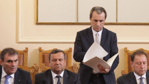 Първите дни на кабинета Орешарски невежество или популизъм