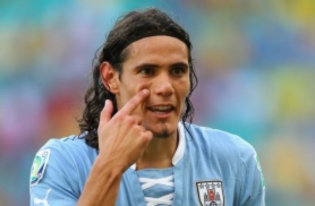 Във Франция чакат подписа на Кавани днес