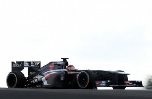 Заубер закърпи положението с руски пари