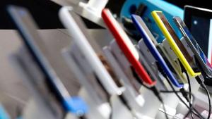 Военното министерство в Сеул обезвреди смартфоните на служителите си