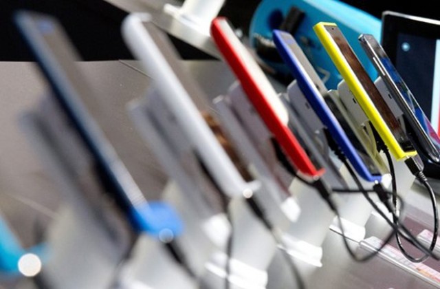 Военното министерство в Сеул обезвреди смартфоните на служителите си