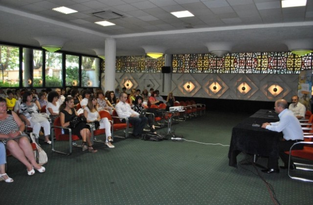 100 общинари участваха в обучение за детските заболявания