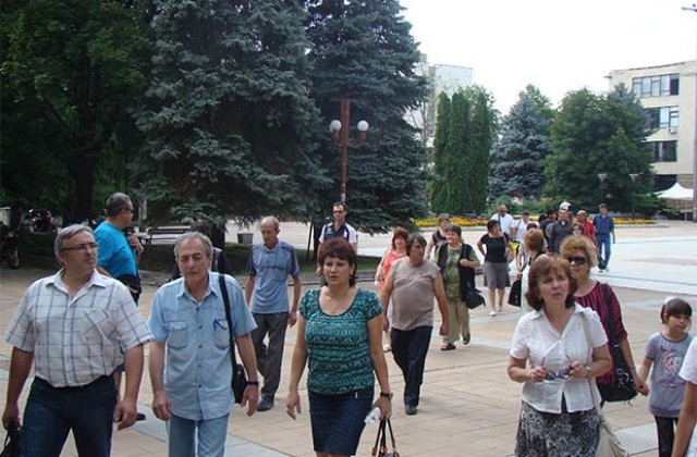 Гимназия в Монтана „получи“ двама директори, учители искат спиране на процедурите