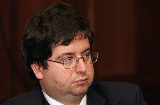 КФН да не позволява сделката за „Доверие, призова Чобанов