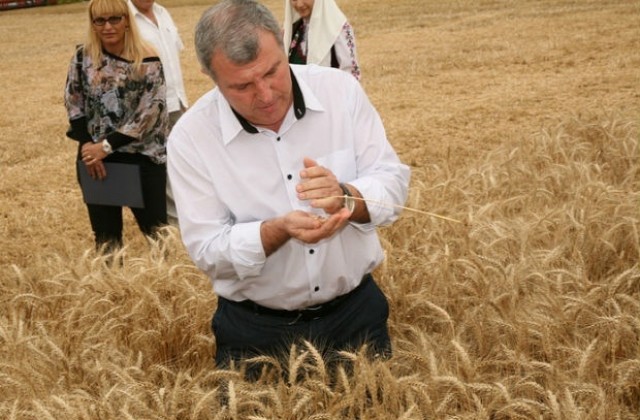 Министър Греков се среща със зърнопроизводители на Арбанаси